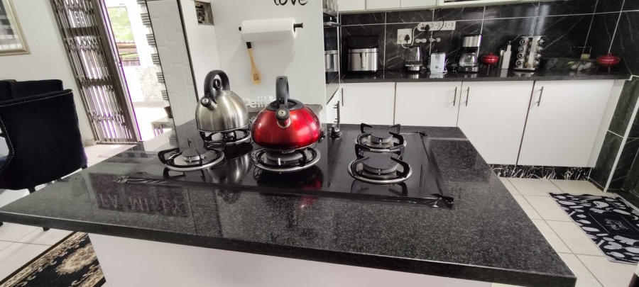 4 Bedroom Property for Sale in Hillshaven Gauteng