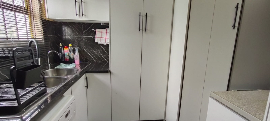 4 Bedroom Property for Sale in Hillshaven Gauteng