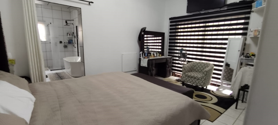 4 Bedroom Property for Sale in Hillshaven Gauteng