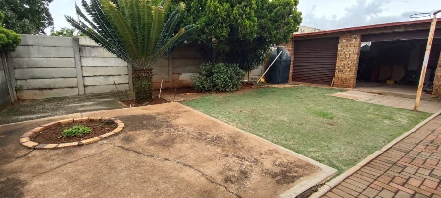 4 Bedroom Property for Sale in Hillshaven Gauteng