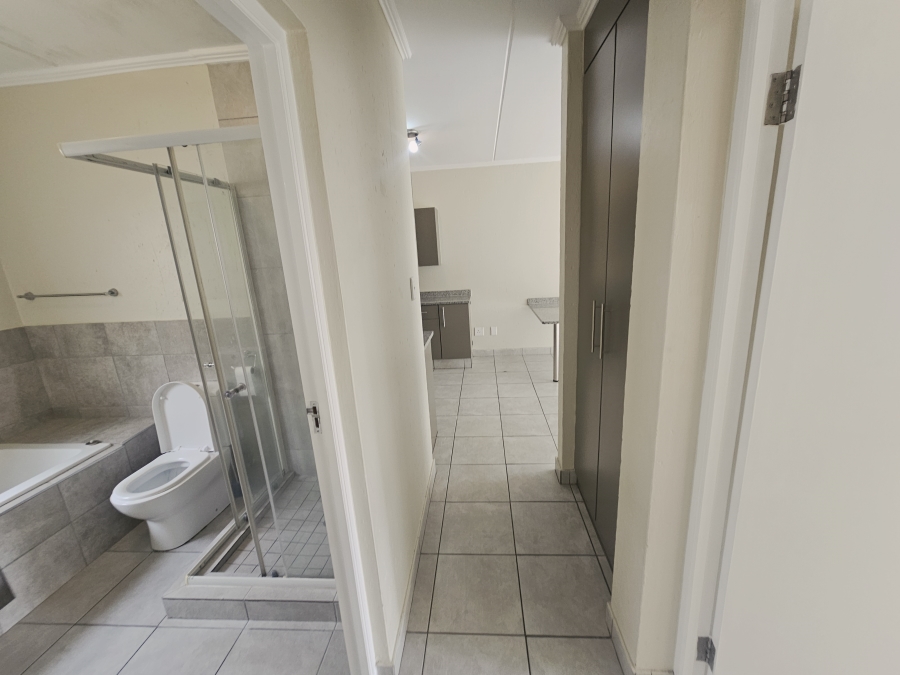 2 Bedroom Property for Sale in Beverley Gauteng