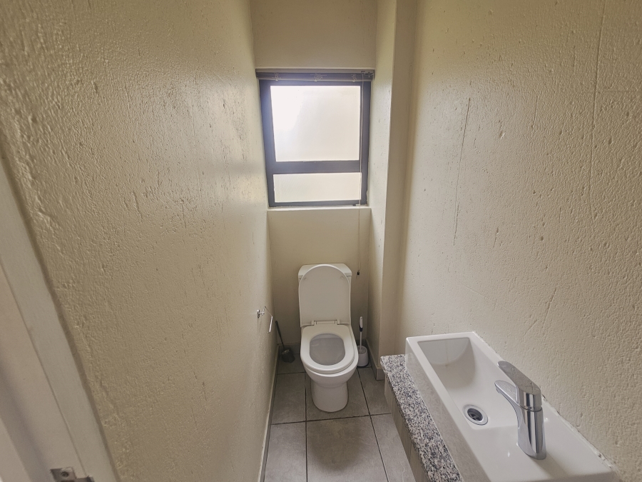 2 Bedroom Property for Sale in Beverley Gauteng