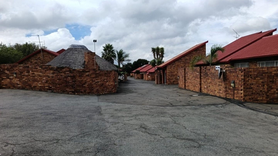 4 Bedroom Property for Sale in South Crest Gauteng