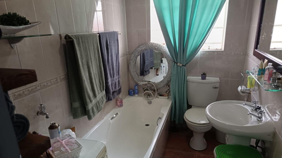 4 Bedroom Property for Sale in South Crest Gauteng