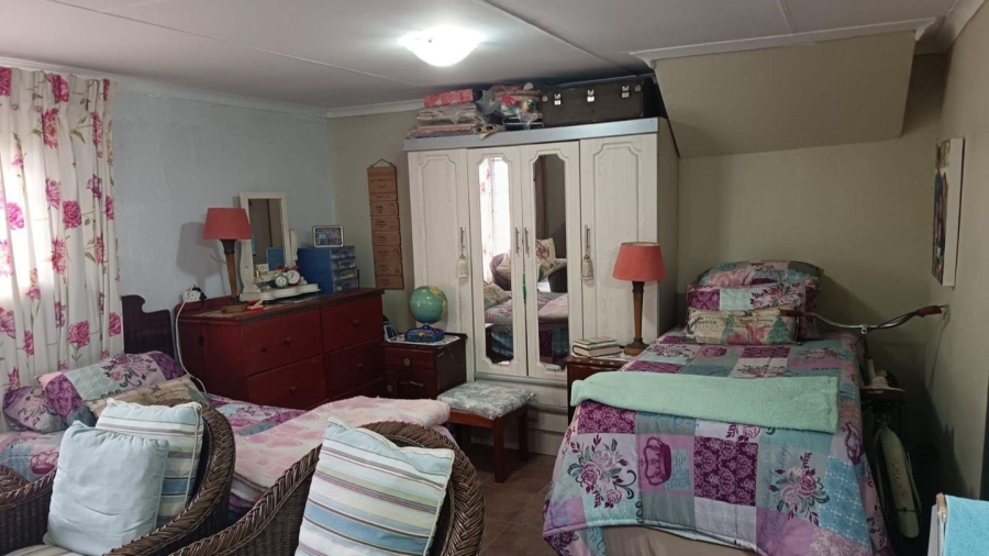 4 Bedroom Property for Sale in South Crest Gauteng
