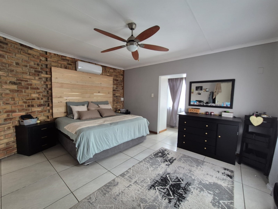 4 Bedroom Property for Sale in Vanderbijlpark SE 4 Gauteng
