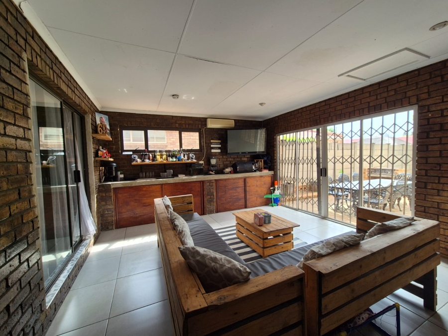 4 Bedroom Property for Sale in Vanderbijlpark SE 4 Gauteng