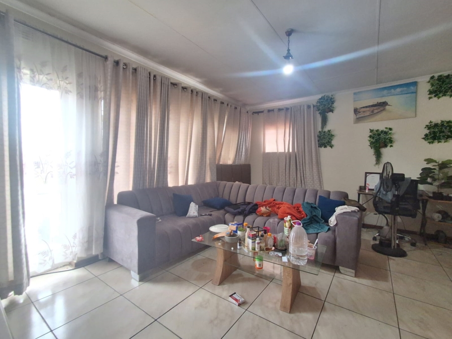 8 Bedroom Property for Sale in Bedworth Park Gauteng