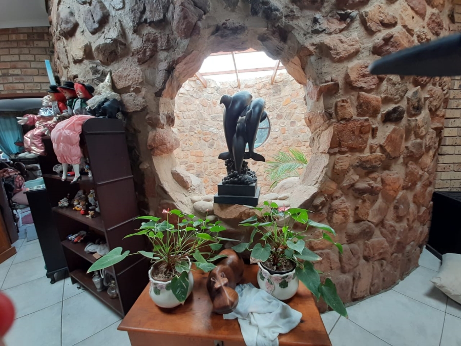 7 Bedroom Property for Sale in Montana Park Gauteng