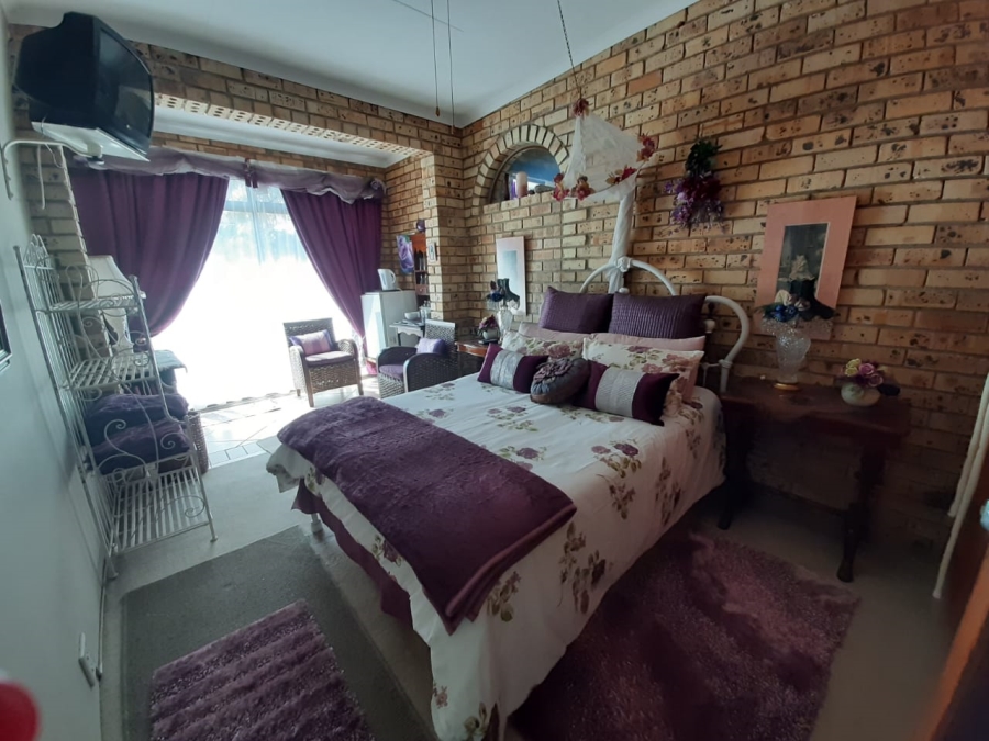 7 Bedroom Property for Sale in Montana Park Gauteng