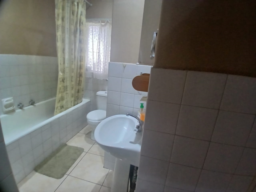 4 Bedroom Property for Sale in Illiondale Gauteng