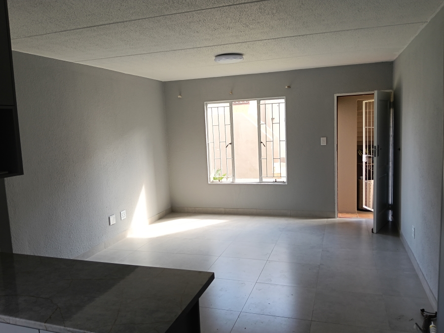 2 Bedroom Property for Sale in Lakefield Gauteng