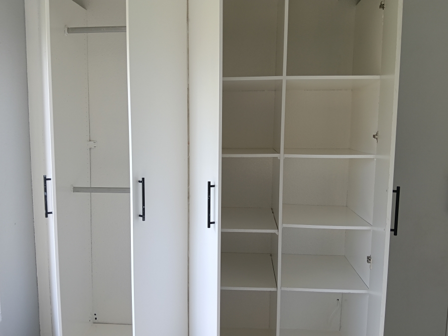 2 Bedroom Property for Sale in Lakefield Gauteng