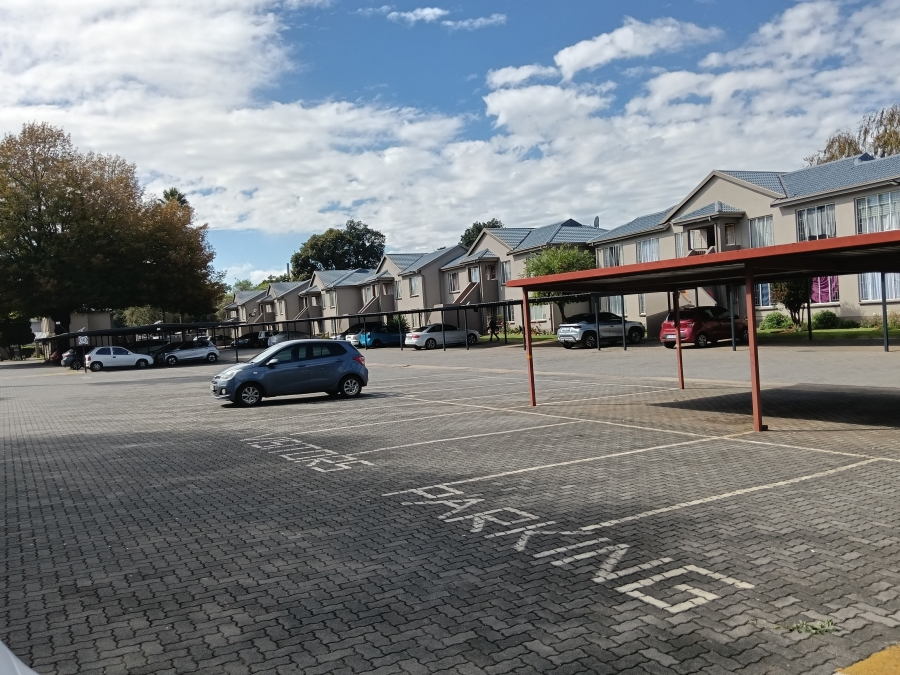 2 Bedroom Property for Sale in Lakefield Gauteng