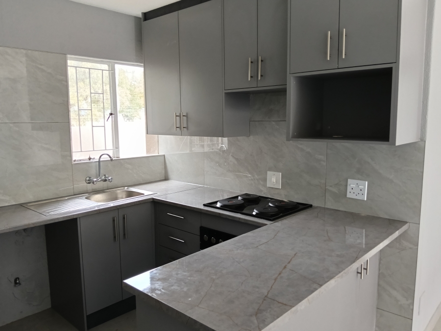 2 Bedroom Property for Sale in Lakefield Gauteng