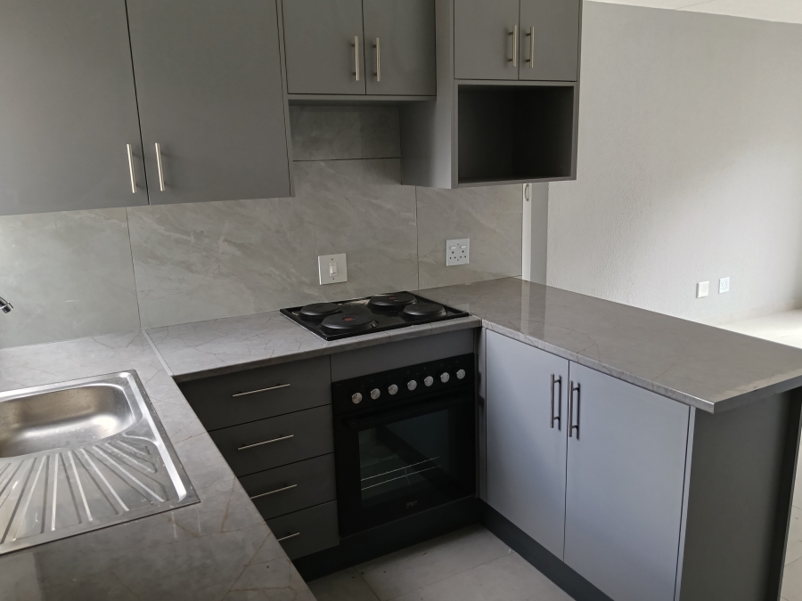 2 Bedroom Property for Sale in Lakefield Gauteng