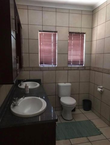 To Let 6 Bedroom Property for Rent in Three Rivers Gauteng