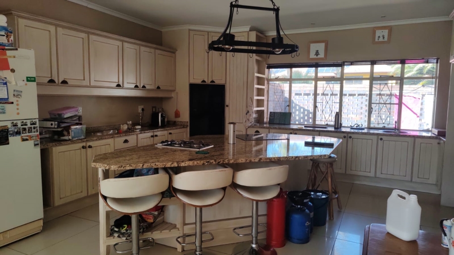 To Let 6 Bedroom Property for Rent in Three Rivers Gauteng