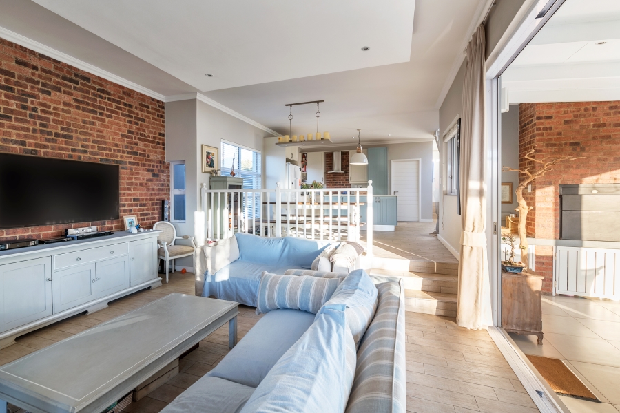 4 Bedroom Property for Sale in Waterfall Country Village Gauteng