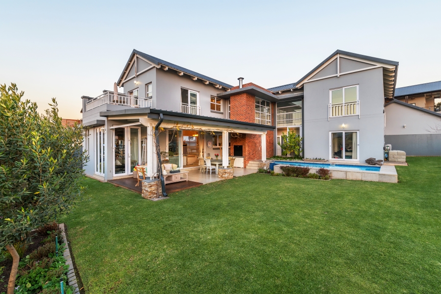 4 Bedroom Property for Sale in Waterfall Country Village Gauteng