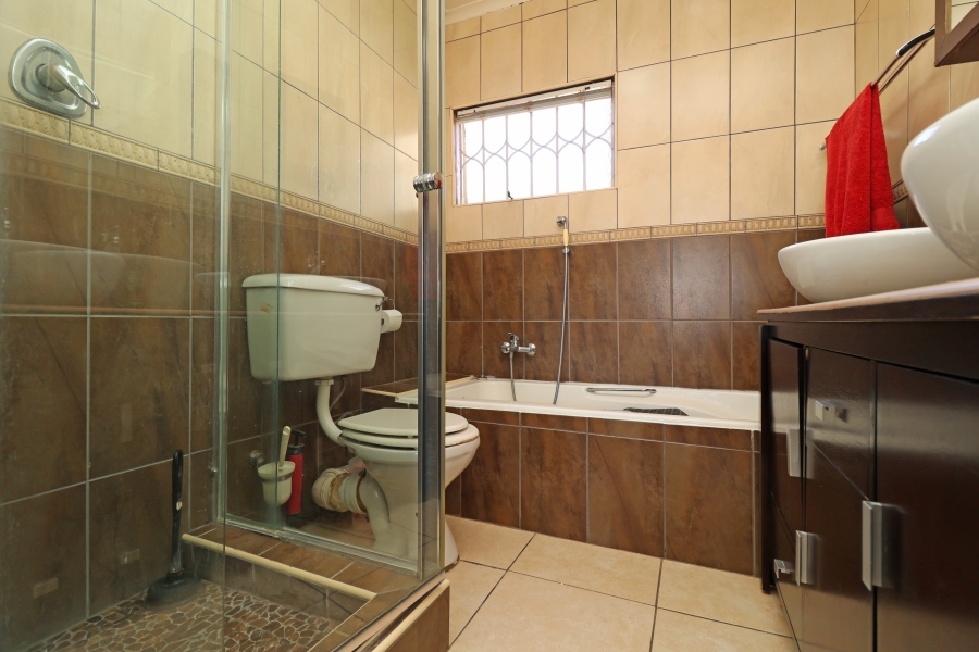 3 Bedroom Property for Sale in Fairland Gauteng