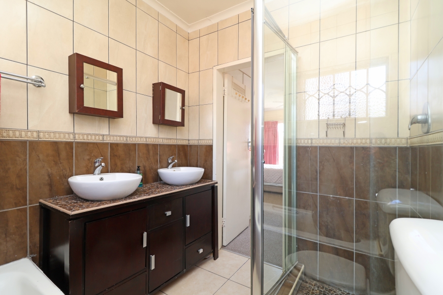 3 Bedroom Property for Sale in Fairland Gauteng