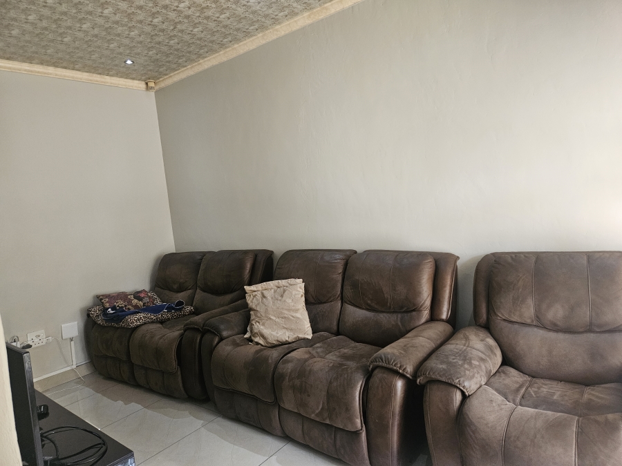 4 Bedroom Property for Sale in Illiondale Gauteng
