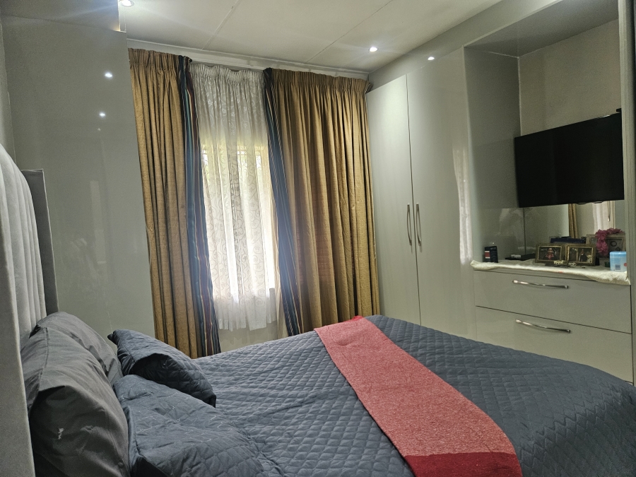 4 Bedroom Property for Sale in Illiondale Gauteng