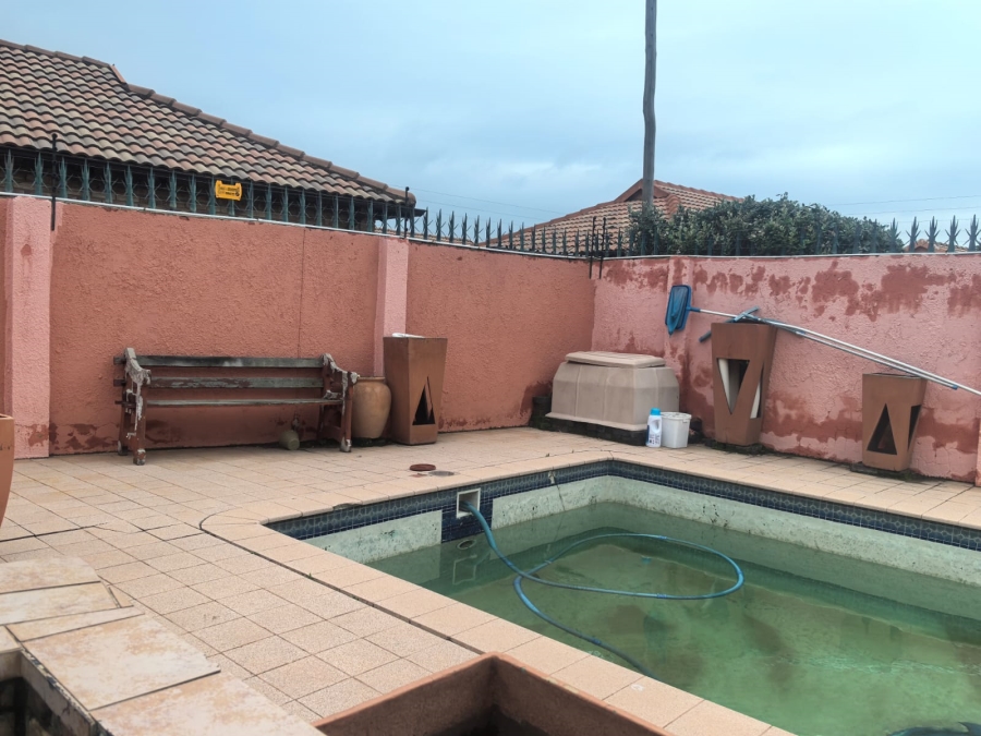 3 Bedroom Property for Sale in Groblerpark Gauteng