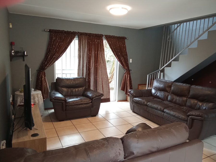 2 Bedroom Property for Sale in Allens Nek Gauteng