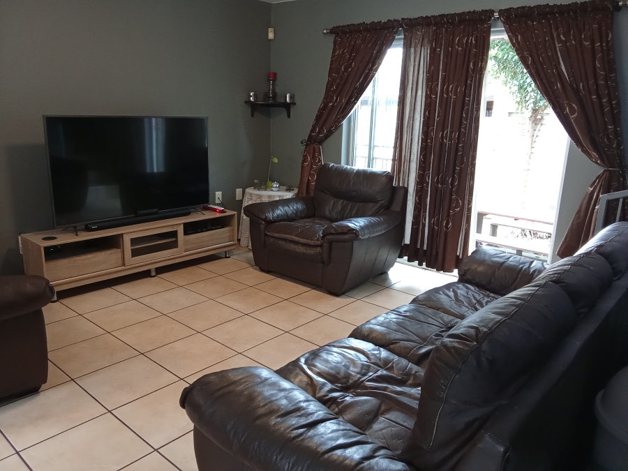 2 Bedroom Property for Sale in Allens Nek Gauteng