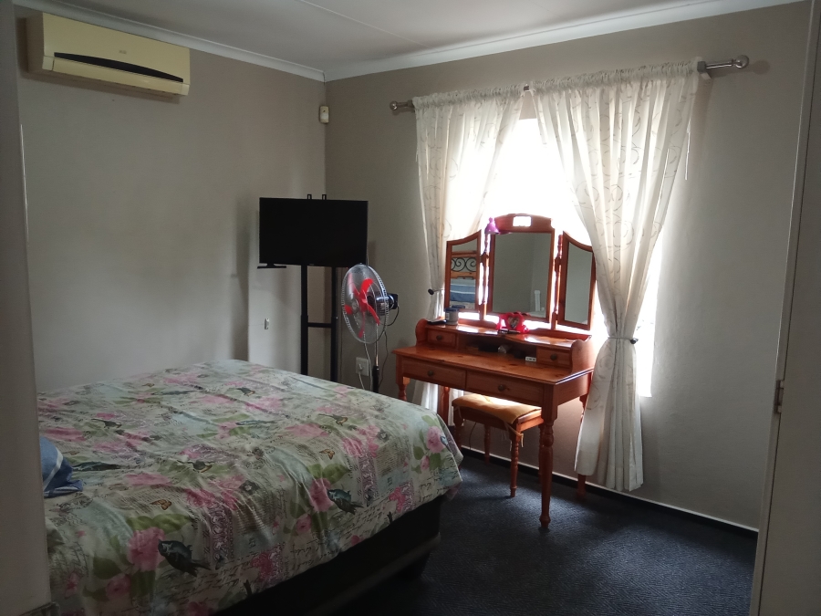 2 Bedroom Property for Sale in Allens Nek Gauteng