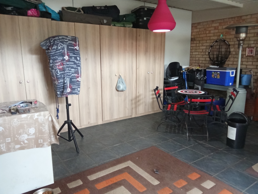 2 Bedroom Property for Sale in Allens Nek Gauteng