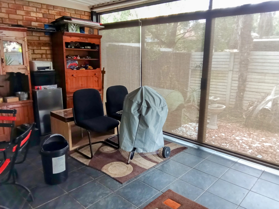 2 Bedroom Property for Sale in Allens Nek Gauteng