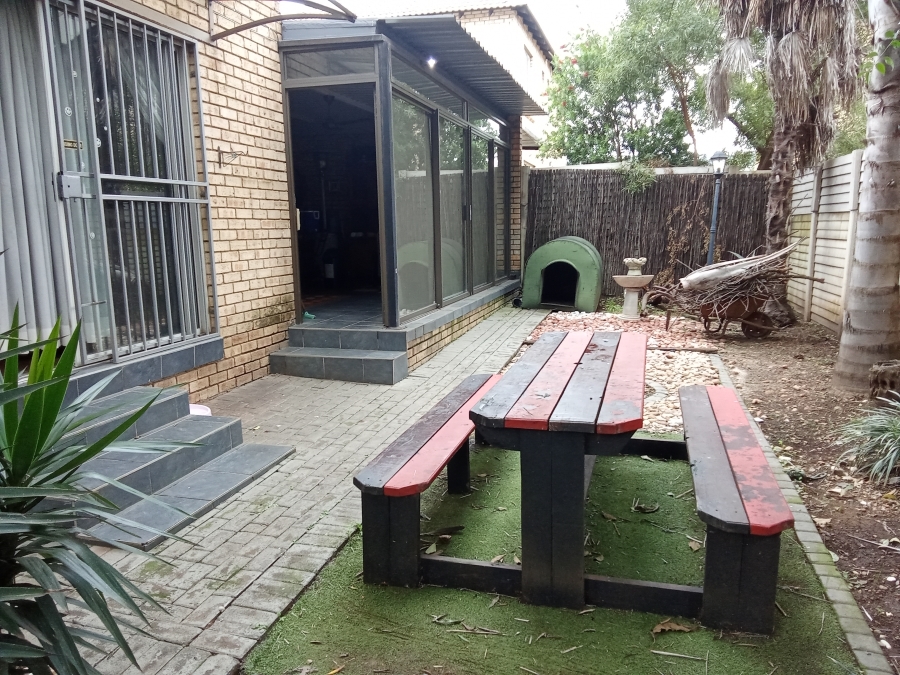 2 Bedroom Property for Sale in Allens Nek Gauteng