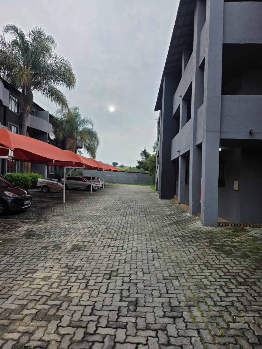 1 Bedroom Property for Sale in Carlswald Gauteng