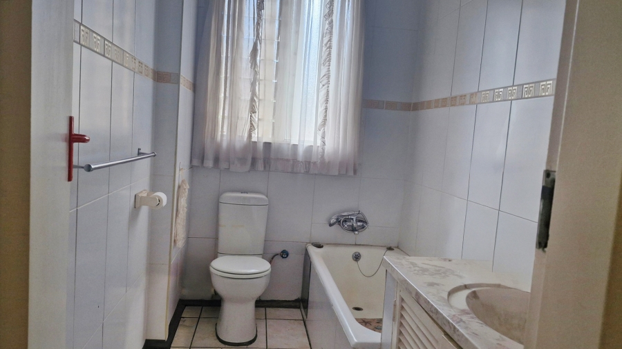 4 Bedroom Property for Sale in Bramley Park Gauteng