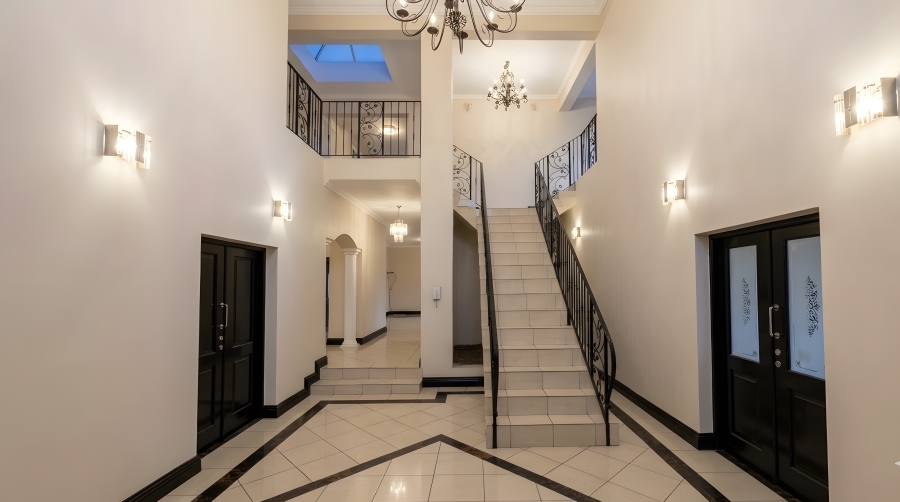 5 Bedroom Property for Sale in Lonehill Gauteng