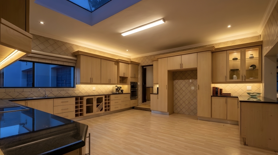 5 Bedroom Property for Sale in Lonehill Gauteng