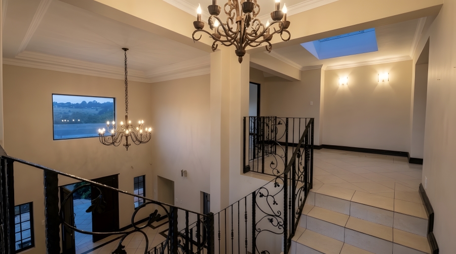 5 Bedroom Property for Sale in Lonehill Gauteng