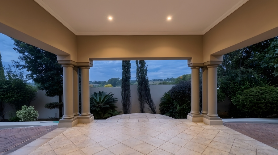 5 Bedroom Property for Sale in Lonehill Gauteng