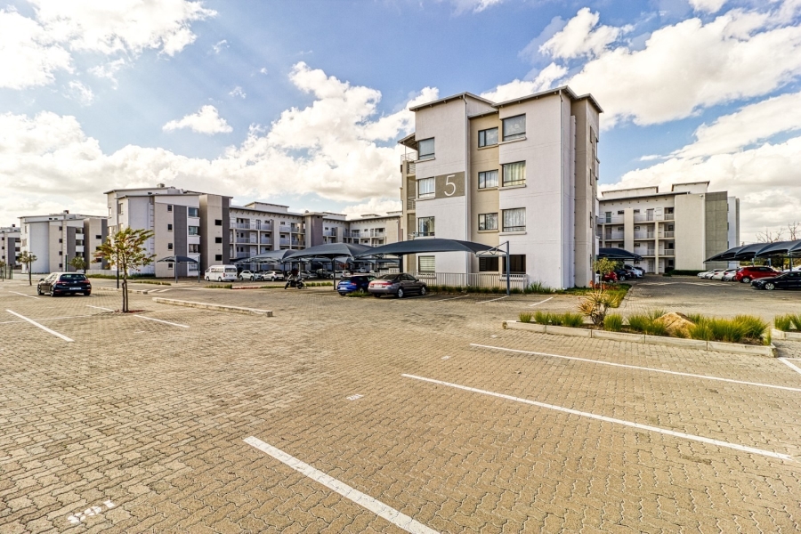 To Let 2 Bedroom Property for Rent in Broadacres Gauteng