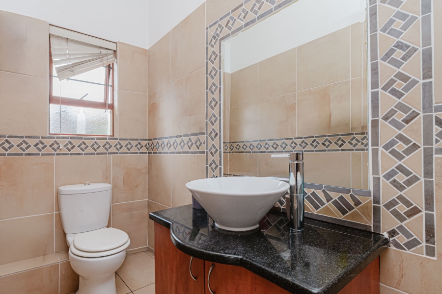 To Let 5 Bedroom Property for Rent in Morningside Gauteng