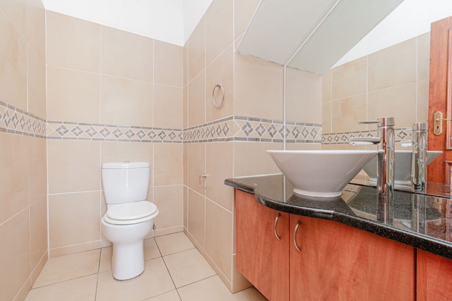 To Let 5 Bedroom Property for Rent in Morningside Gauteng