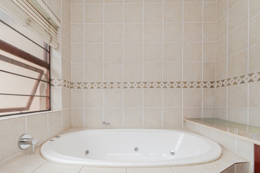 To Let 5 Bedroom Property for Rent in Morningside Gauteng