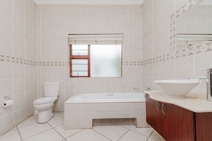 To Let 5 Bedroom Property for Rent in Morningside Gauteng