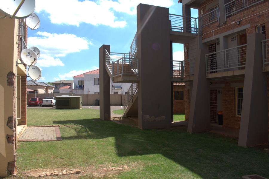 2 Bedroom Property for Sale in The Orchards Gauteng