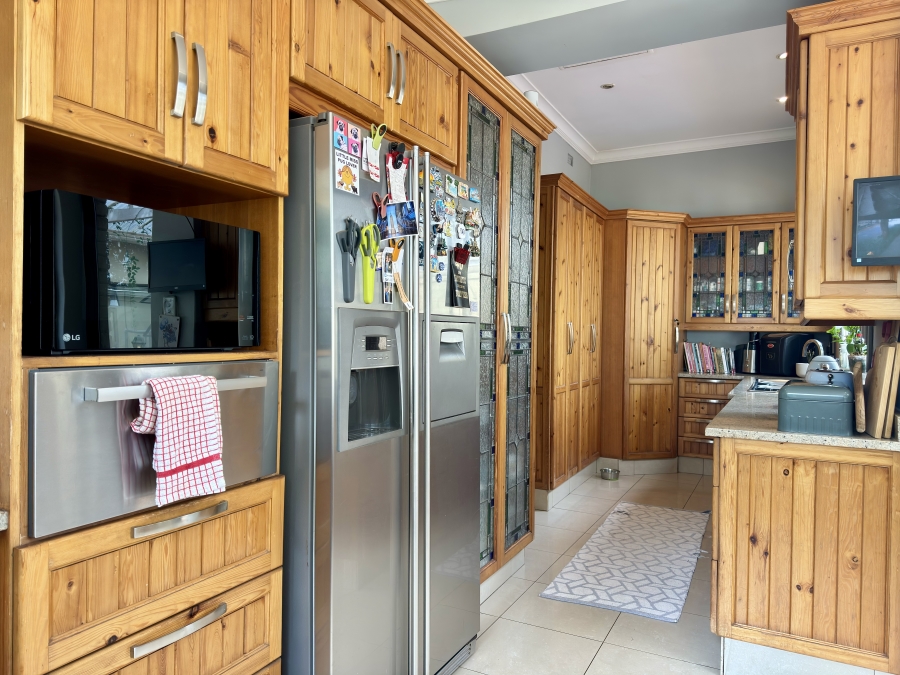 5 Bedroom Property for Sale in Kensington Gauteng
