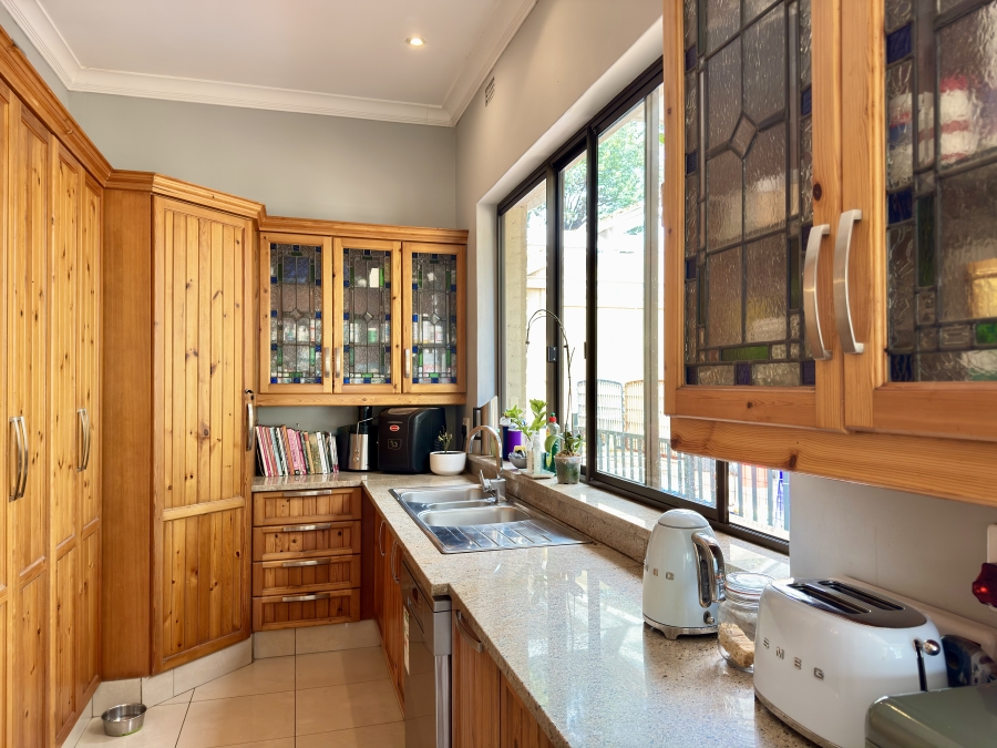 5 Bedroom Property for Sale in Kensington Gauteng