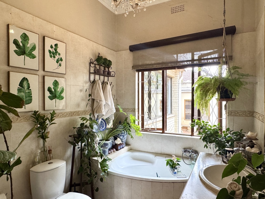 5 Bedroom Property for Sale in Kensington Gauteng